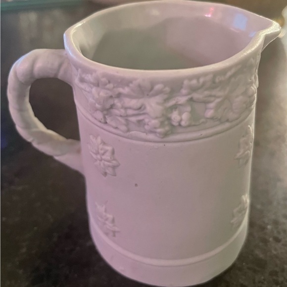 Schafer & Vater green jasperware creamer w/ cameo detail on front - German stamp - Picture 4 of 6